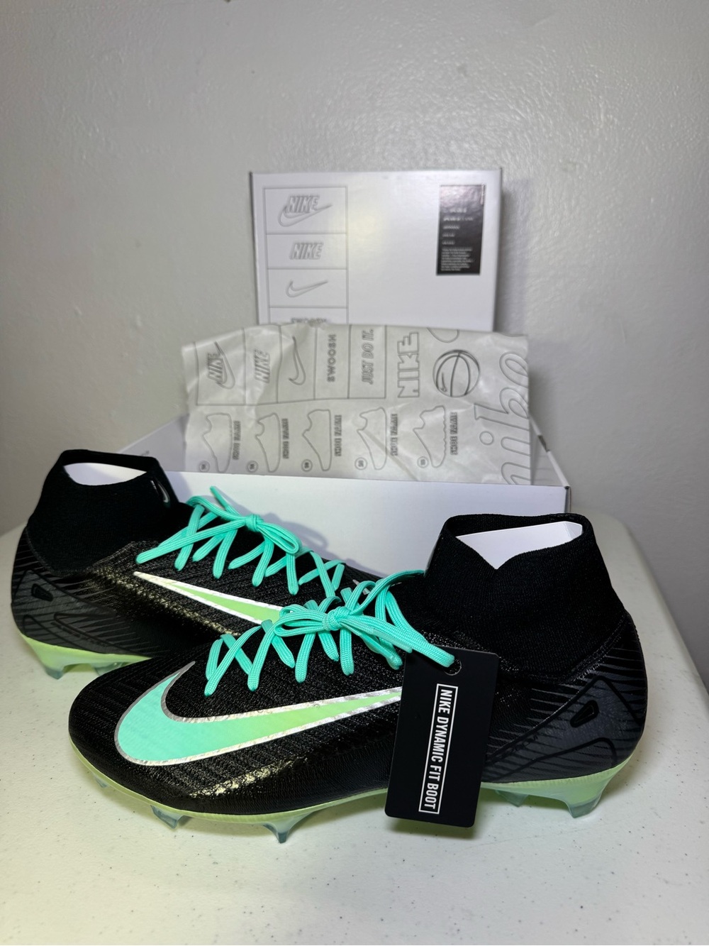 Nike Dynamic Fit Boot Soccer cleats Men’s Size 10.5 W 12 air zoom air sole New